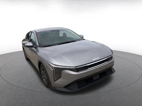 Used 2025 Kia K4 FWD image 3