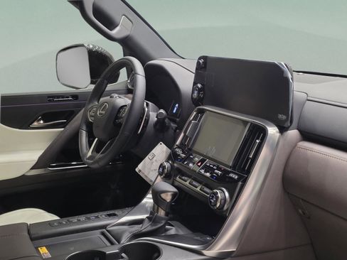 New 2026 Lexus LX 600 4WD w/ Luxury Package image 22