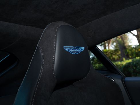 Used 2025 Aston Martin V8 Vantage Coupe image 22