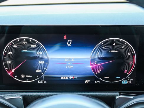 Certified 2025 Mercedes-Benz GLB 250 4MATIC image 21
