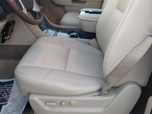 Used 2011 Cadillac Escalade ESV Luxury image 5