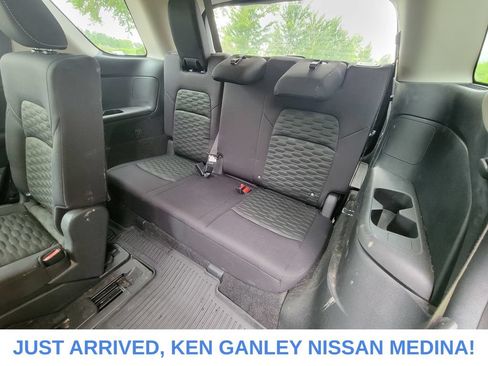 Used 2022 Nissan Pathfinder S AWD/4WD image 17