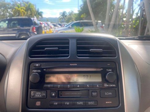 Used 2005 Toyota RAV4 2WD image 48