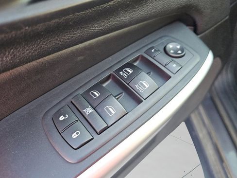 Used 2018 Jeep Cherokee Trailhawk image 26