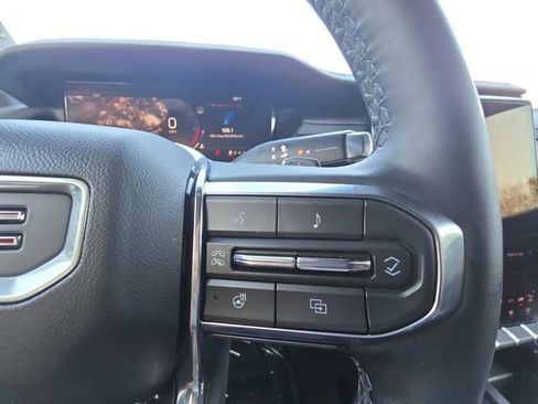 Used 2025 GMC Acadia Elevation image 25