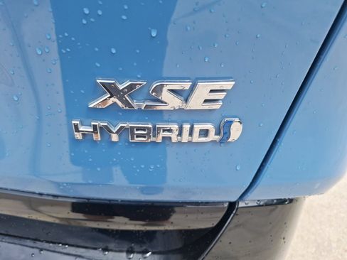 Used 2022 Toyota RAV4 XSE AWD/4WD image 11