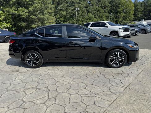 Used 2025 Nissan Sentra SV FWD image 18