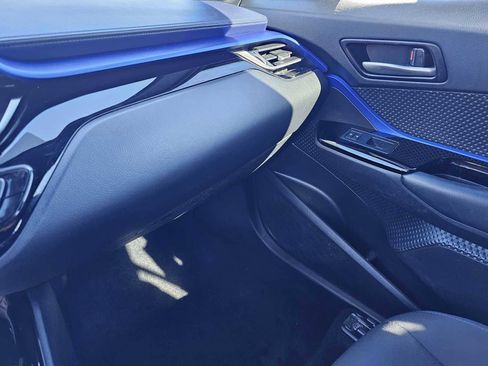 Used 2021 Toyota C-HR XLE image 23