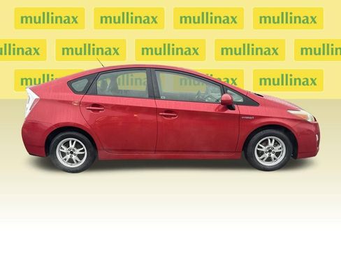 Used 2011 Toyota Prius Three image 2