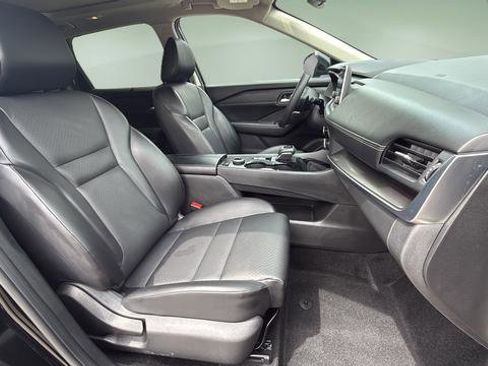 Used 2024 Nissan Rogue SV w/ SV Premium Package AWD/4WD image 11
