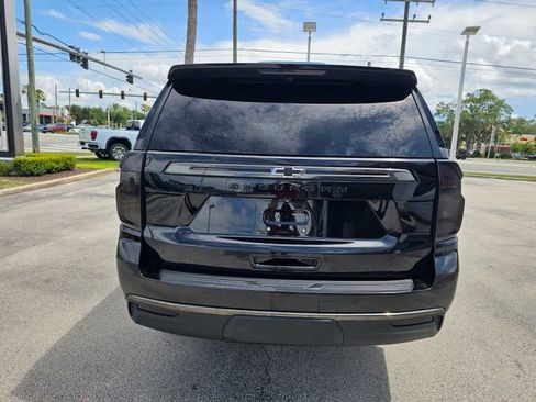 Used 2021 Chevrolet Suburban Z71 w/ Z71 Signature Package AWD/4WD image 5