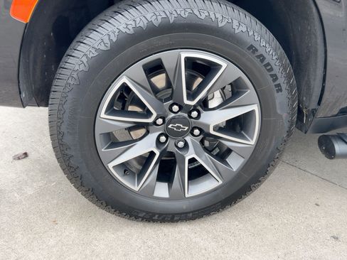 Used 2023 Chevrolet Suburban Z71 w/ Max Trailering Package image 11