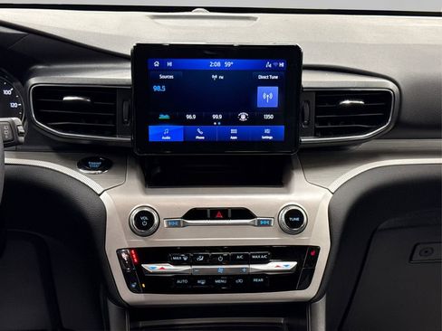 Used 2024 Ford Explorer XLT w/ Equipment Group 202A image 21