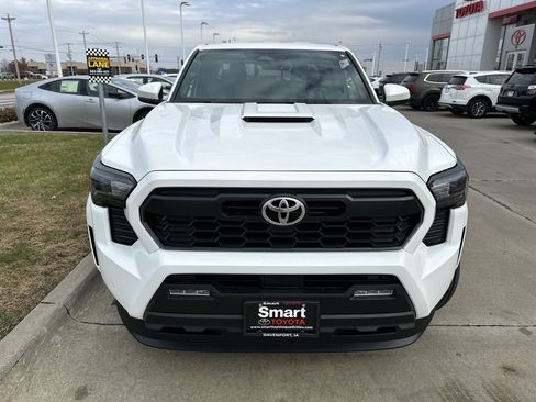 New 2025 Toyota Tacoma TRD Sport w/ TRD Sport Upgrade Package image 2