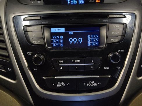 Used 2016 Hyundai Elantra SE FWD image 25