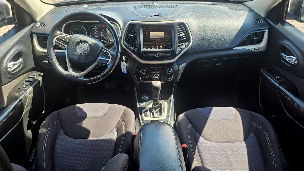 Used 2015 Jeep Cherokee Latitude AWD/4WD image 5