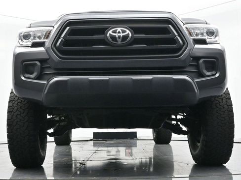 Used 2020 Toyota Tacoma TRD Sport image 42