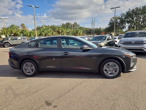 Certified 2025 Kia K4 LX image 9