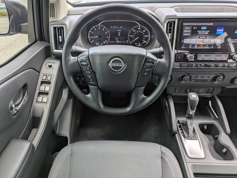Certified 2025 Nissan Frontier SV AWD/4WD image 17