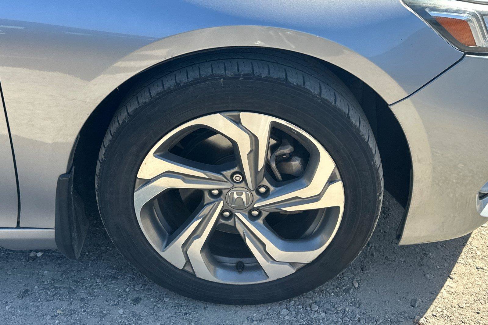 Used 2018 Honda Accord EX image 4