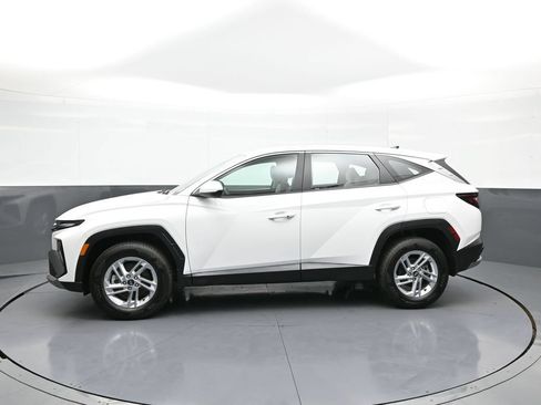 Certified 2025 Hyundai Tucson SE AWD/4WD image 9