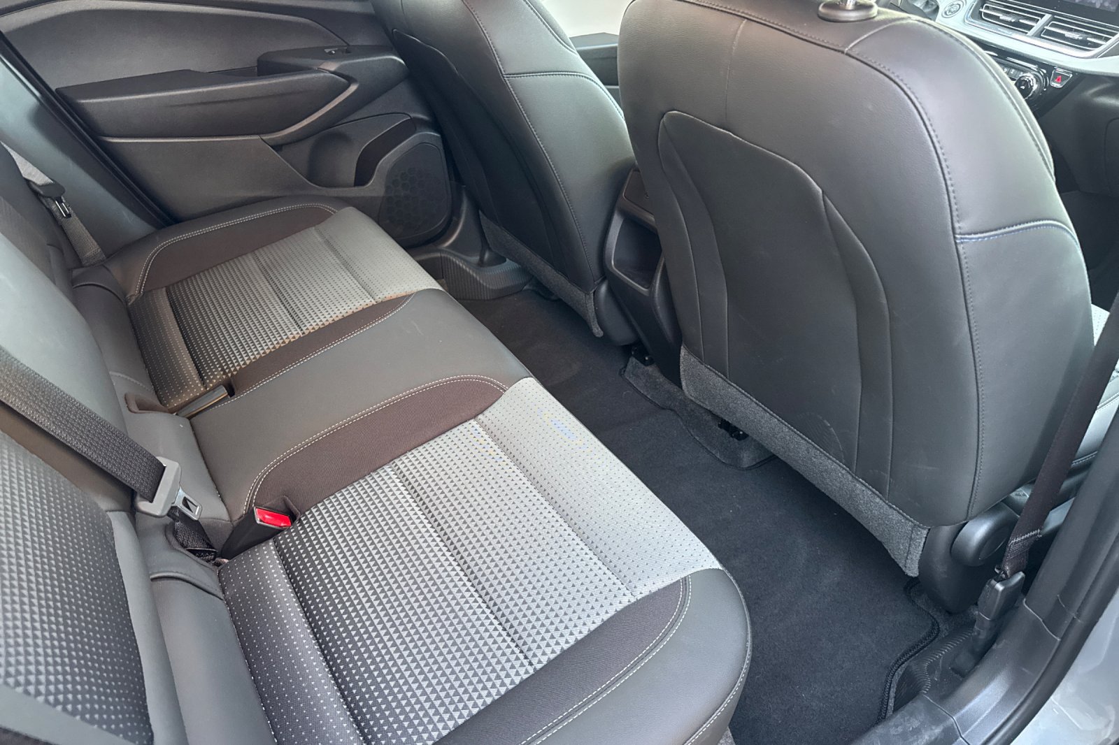 Used 2026 Chevrolet Trax LT w/ LT Convenience Package FWD image 19