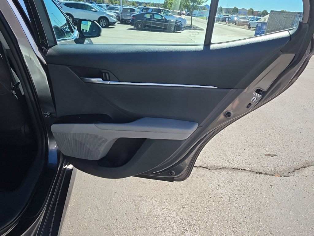 Used 2019 Toyota Camry LE FWD image 28