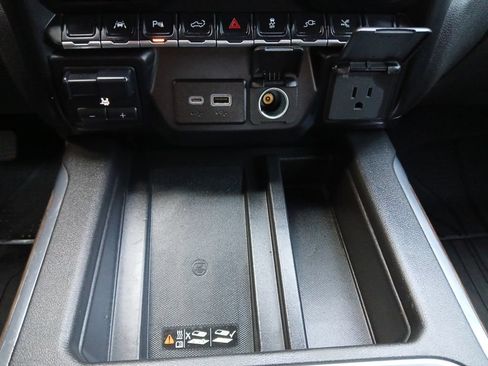 Used 2021 Chevrolet Silverado 1500 High Country AWD/4WD image 6