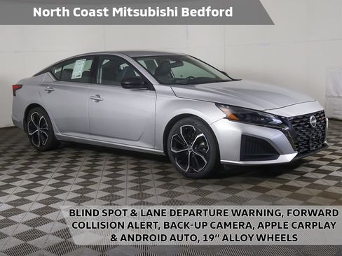 Used 2024 Nissan Altima 2.5 SR FWD image 1