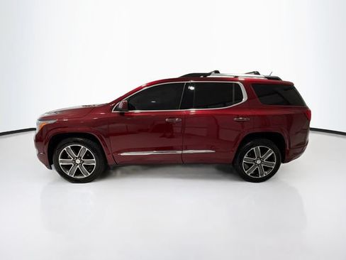 Used 2017 GMC Acadia Denali w/ Technology Package FWD image 4