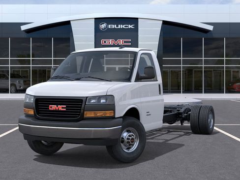 New 2025 GMC Savana 3500 1WT w/ Power Convenience Package image 6
