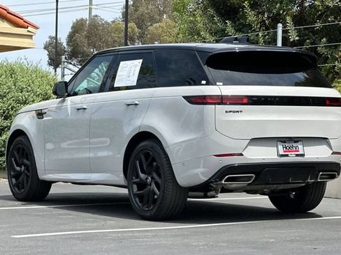Used 2025 Land Rover Range Rover Sport Dynamic SE AWD/4WD image 3