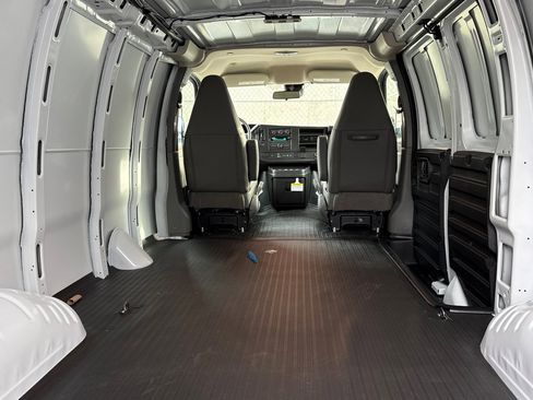 New 2025 GMC Savana 2500 3D Cargo Van w/ Driver Convenience Package image 14