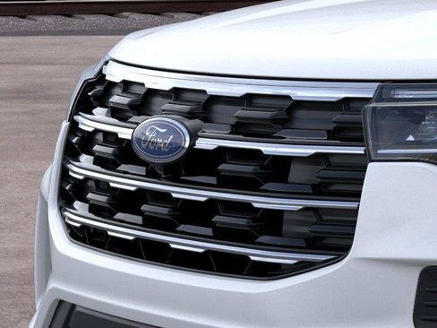 New 2026 Ford Explorer Active RWD image 17
