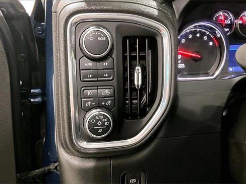 Used 2020 Chevrolet Silverado 1500 RST image 39