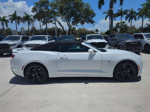 Used 2024 Chevrolet Camaro LT RWD image 4