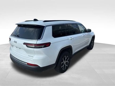 Used 2024 Jeep Grand Cherokee L Limited w/ Luxury Tech Group II image 3