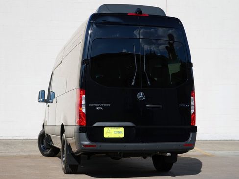 Used 2024 Mercedes-Benz Sprinter 2500 image 6