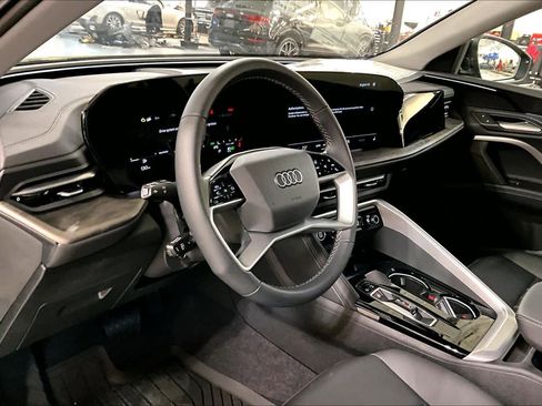 New 2025 Audi Q5 Premium image 8