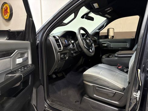 Used 2021 RAM 3500 Big Horn image 12