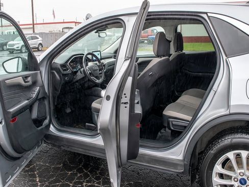 Used 2022 Ford Escape SE w/ Cold Weather Package image 8
