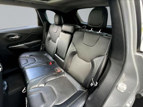 Used 2021 Jeep Cherokee Limited AWD/4WD image 18
