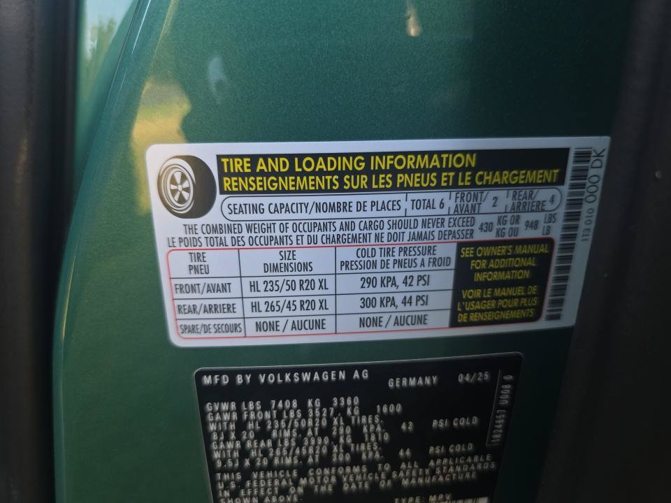 Used 2025 Volkswagen ID. Buzz 1st Edition AWD/4WD image 15