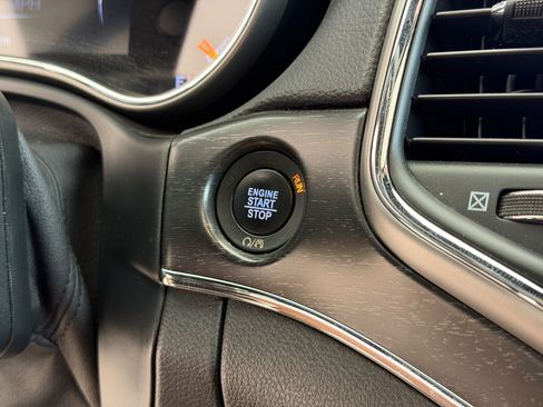 Used 2018 Jeep Grand Cherokee Limited AWD/4WD image 17