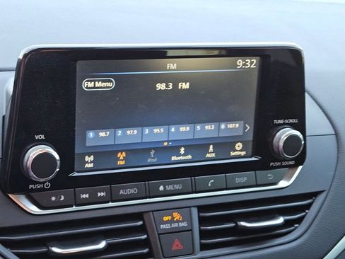 Used 2024 Nissan Altima 2.5 S image 11