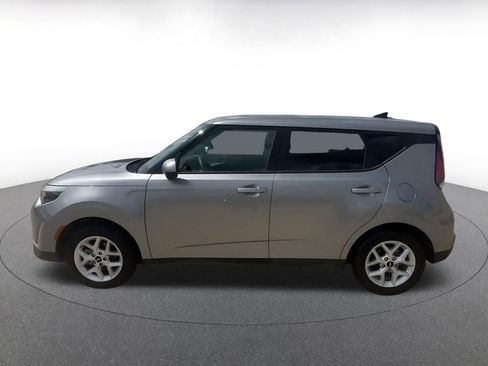 Used 2025 Kia Soul LX w/ LX Technology Package image 9