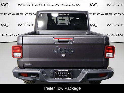 Used 2023 Jeep Gladiator Sport AWD/4WD image 4