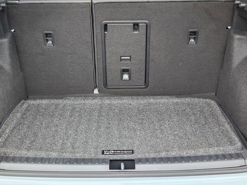 New 2025 Volkswagen Taos SE image 33