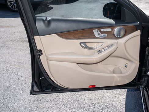 Used 2021 Mercedes-Benz C 300 4MATIC Sedan w/ Premium Package image 11