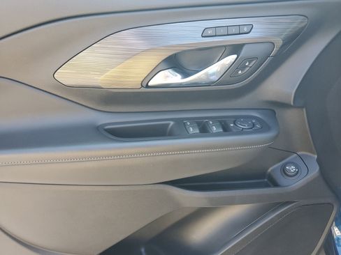 Used 2023 GMC Terrain SLT image 21